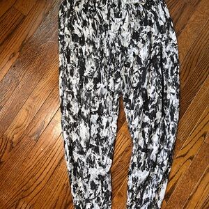 Women’s Nike Abstract Black and White Joggers Athletic Pants
